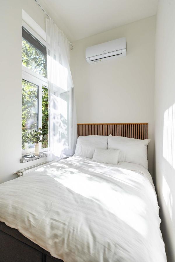 Modern Apartment French Balkony Budapest Bagian luar foto