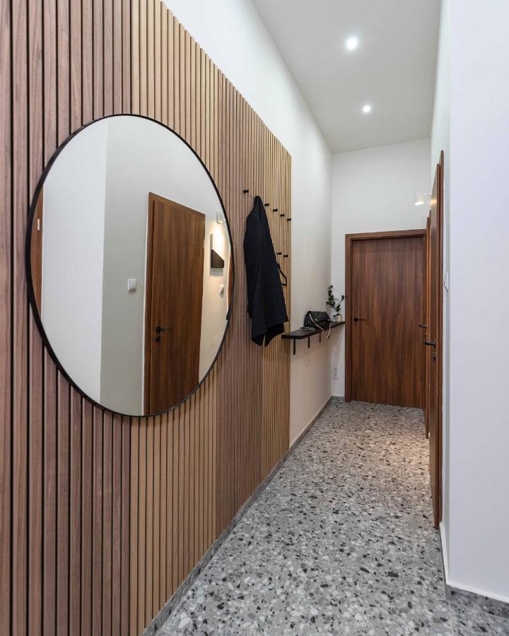 Modern Apartment French Balkony Budapest Bagian luar foto