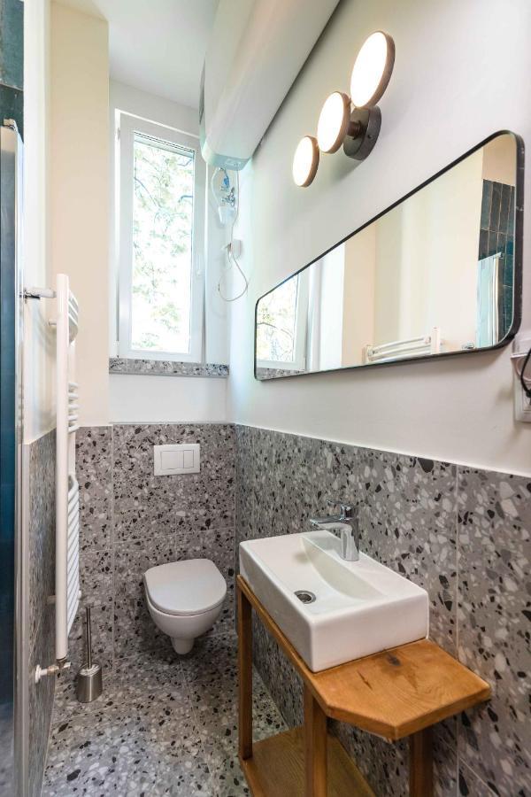 Modern Apartment French Balkony Budapest Bagian luar foto