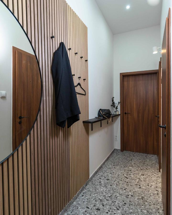 Modern Apartment French Balkony Budapest Bagian luar foto